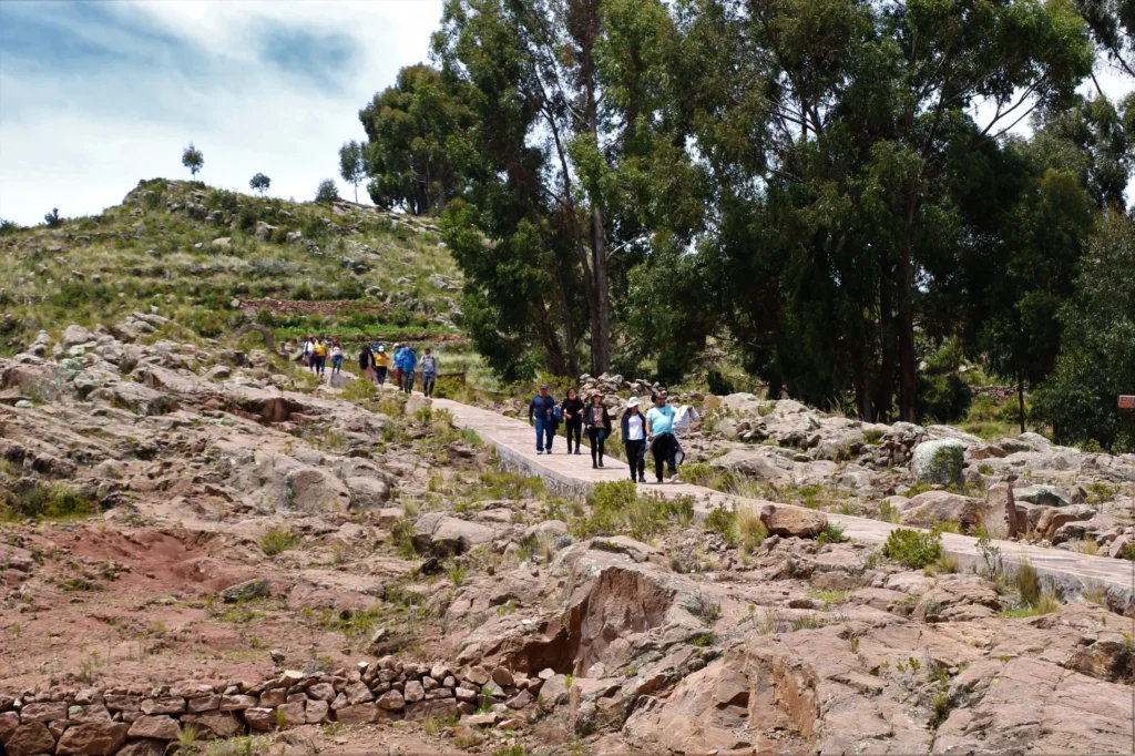 Taquile treeking